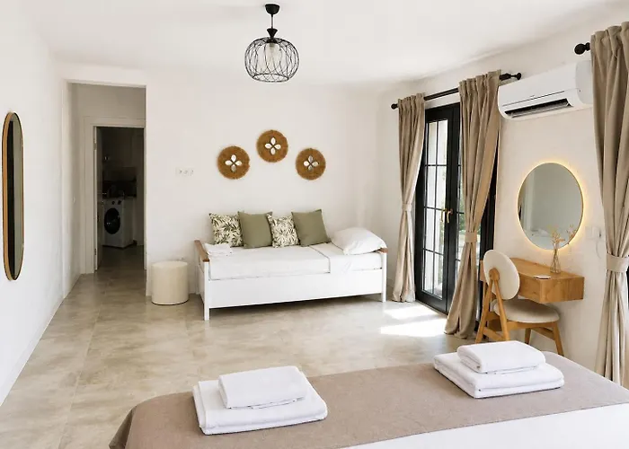 Alacati Albatross Hotel